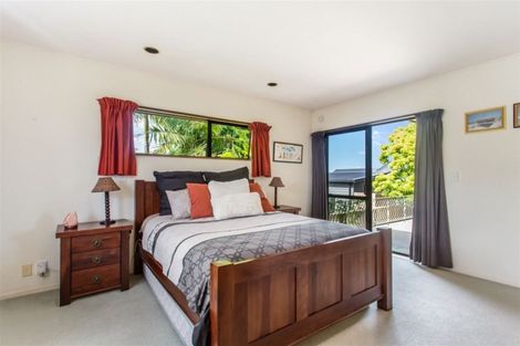 Photo of property in 6 Ferntree Terrace, West Harbour, Auckland, 0618