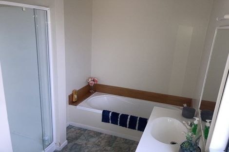 Photo of property in 10 Amesbury Drive, Churton Park, Wellington, 6037