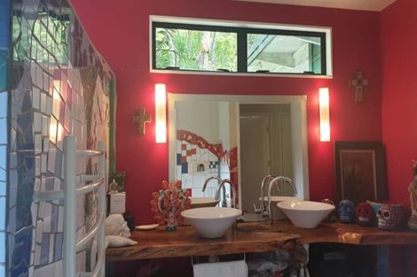 Photo of property in 50 Lone Kauri Road, Karekare, New Lynn, 0772