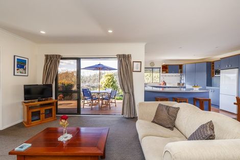 Photo of property in 15 Greenwood Place, Fitzherbert, Palmerston North, 4410