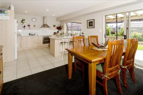 Photo of property in 1 Aitkenhead Court, Parakai, 0830