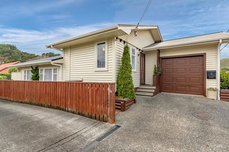 Photo of property in 15 Montgomery Crescent, Clouston Park, Upper Hutt, 5018