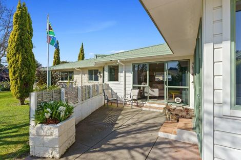 Photo of property in 10 Tararua Crescent, Otaki, 5512