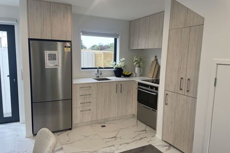 Photo of property in 8/8 Yeovil Road, Te Atatu Peninsula, Auckland, 0610