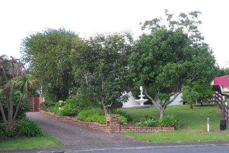 Photo of property in 4 May Avenue, Te Atatu South, Auckland, 0610