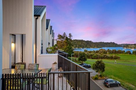 Photo of property in 22 Catalina Bay Drive, Hobsonville, Auckland, 0616