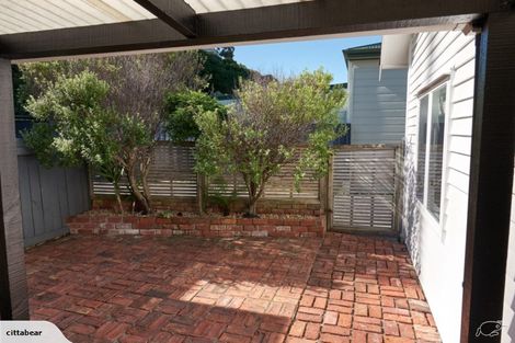 Photo of property in 40 Derwent Street, Island Bay, Wellington, 6023