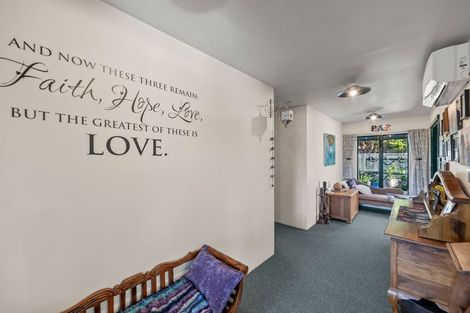 Photo of property in 1 Strachan Way, Highbury, Palmerston North, 4412