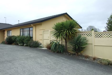 Photo of property in 8 Tiraumea Street, Palmerston North, 4410
