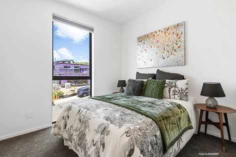 Photo of property in 1/62 Spenmoor Street, Newlands, Wellington, 6037