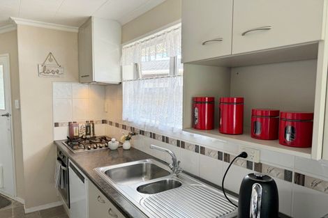 Photo of property in 27 Meadowbrook Drive, Cloverlea, Palmerston North, 4412