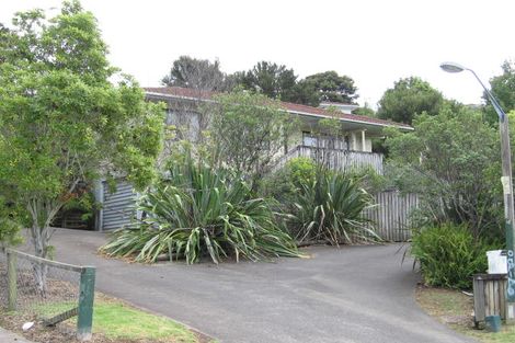 Photo of property in 31 Lambrown Drive, Totara Vale, Auckland, 0629