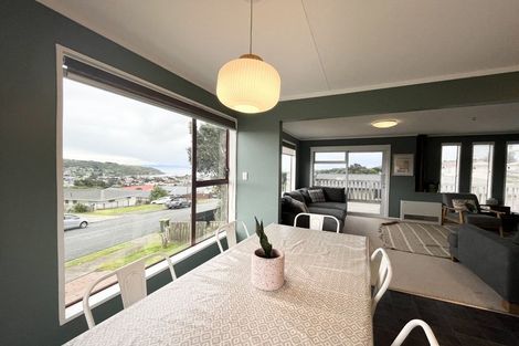 Photo of property in 15 Mapplebeck Street, Titahi Bay, Porirua, 5022