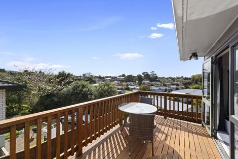 Photo of property in 16 La Salle Drive, Westown, New Plymouth, 4310