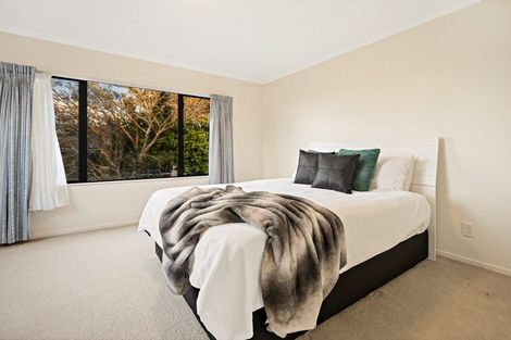 Photo of property in 22 Hogarth Rise, West Harbour, Auckland, 0618
