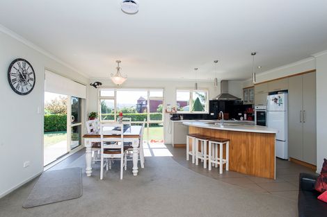 Photo of property in 13 Makaraka Road, Makaraka, Gisborne, 4071