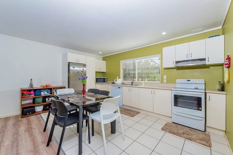 Photo of property in 29 Marinich Drive South, Ranui, Auckland, 0612