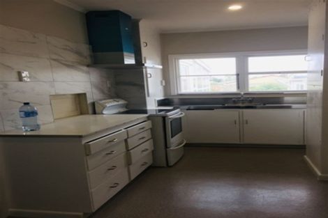 Photo of property in 67 Archibald Road, Kelston, Auckland, 0602