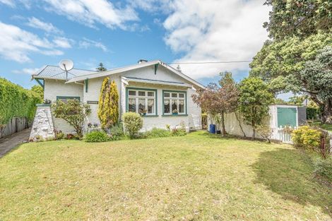 Photo of property in 1 Balgownie Avenue, Gonville, Whanganui, 4501