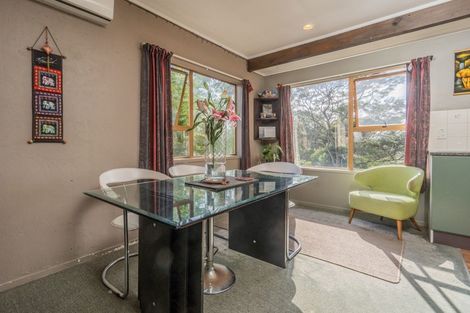 Photo of property in 2/13 Wirihana Road, Titirangi, Auckland, 0604