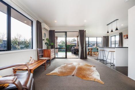 Photo of property in 35 Chestnut Close, Kelvin Grove, Palmerston North, 4414