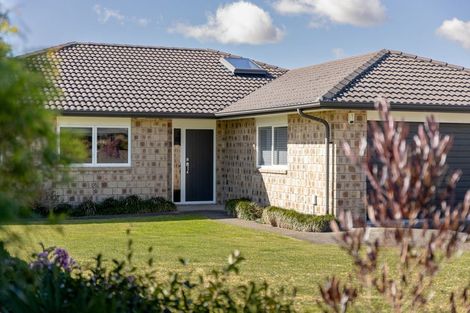 Photo of property in 15 Parkland Rise, Omokoroa, 3114