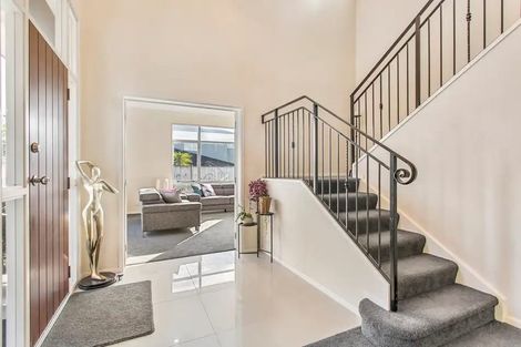 Photo of property in 10 Briar Vale Place, Flat Bush, Auckland, 2016