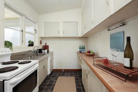 Photo of property in 62 Gover Street, New Plymouth, 4310