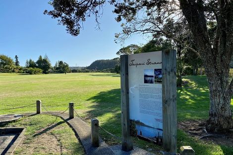 Photo of property in 2c Matipo Road, Te Atatu Peninsula, Auckland, 0610