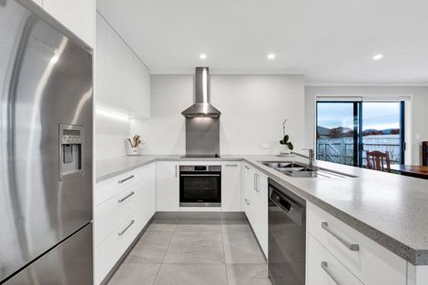 Photo of property in 9 Piharau Crescent, Hurdon, New Plymouth, 4310