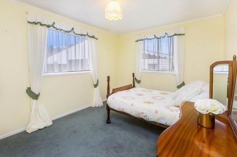 Photo of property in 2/10 Ponderosa Grove, Maoribank, Upper Hutt, 5018