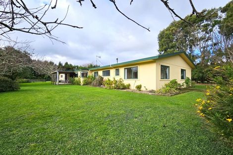 Photo of property in 222 Bruce Road, Levin, 5510