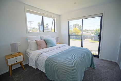 Photo of property in 1/172 Don Buck Road, Massey, Auckland, 0614