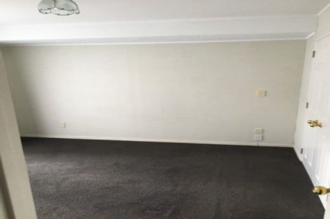 Photo of property in 37 Chatsworth Crescent, Pakuranga Heights, Auckland, 2010