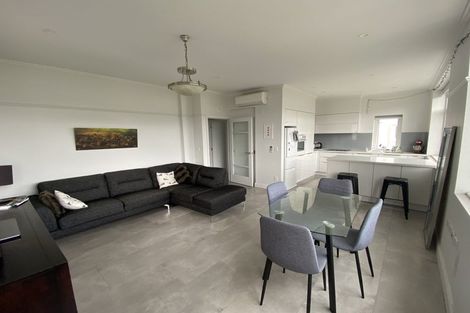 Photo of property in Fountain Court, 1/48 Oriental Parade, Oriental Bay, Wellington, 6011
