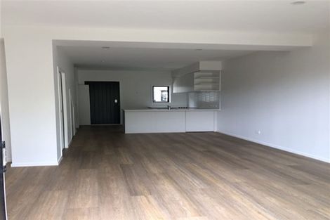 Photo of property in 4/47a Huntington Drive, Huntington Park, Auckland, 2013