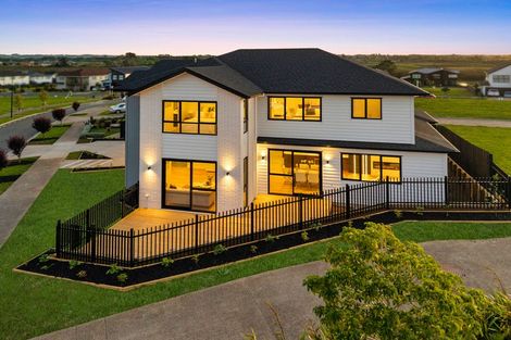 Photo of property in 2 Laurel Drive, Rosehill, 2113