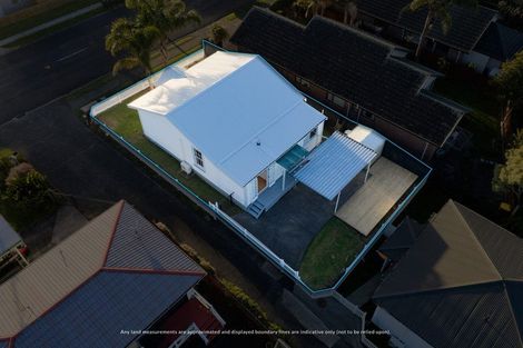 Photo of property in 1/141 Colwill Road, Massey, Auckland, 0614
