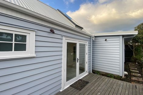 Photo of property in 80 Lake Road, Narrow Neck, Auckland, 0624