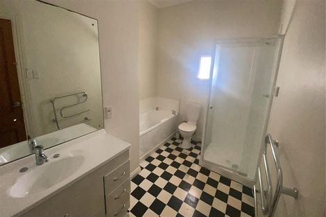 Photo of property in 37 Raroa Road, Kelburn, Wellington, 6012