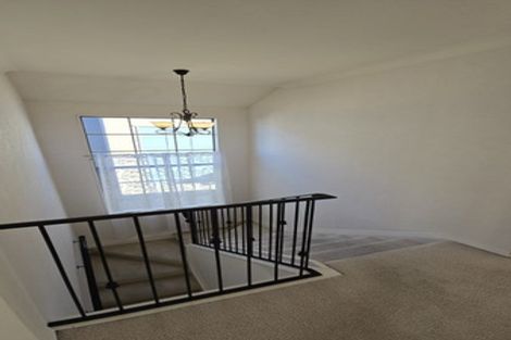 Photo of property in 8 Lissleton Drive, East Tamaki, Auckland, 2013