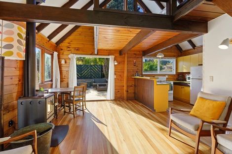 Photo of property in 33 William Street, Waikanae Beach, Waikanae, 5036