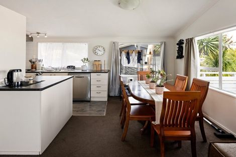 Photo of property in 28 Rothesay Place, Dinsdale, Hamilton, 3204