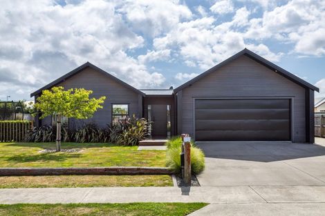 Photo of property in 16 Fantail Avenue, Carterton, 5713