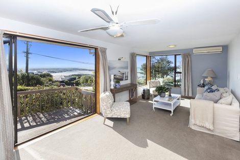 Photo of property in 1/127 Moncks Spur Road, Redcliffs, Christchurch, 8081