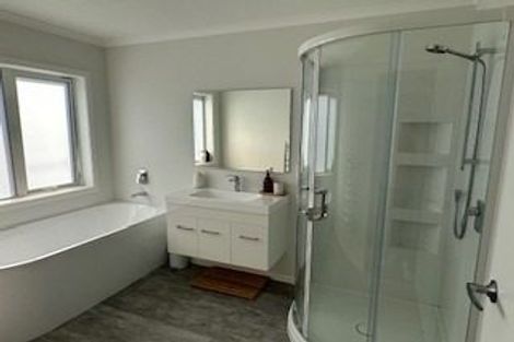 Photo of property in 8 Tainui Terrace, Tawa, Wellington, 5028