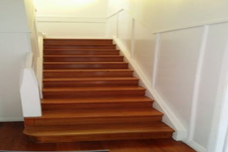 Photo of property in 27 Belle Vue Avenue, Northcote Point, Auckland, 0627