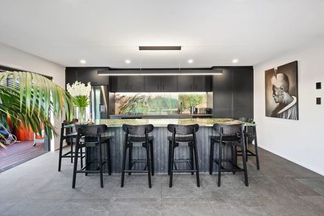 Photo of property in 2 Somerville Road, Shelly Park, Auckland, 2014