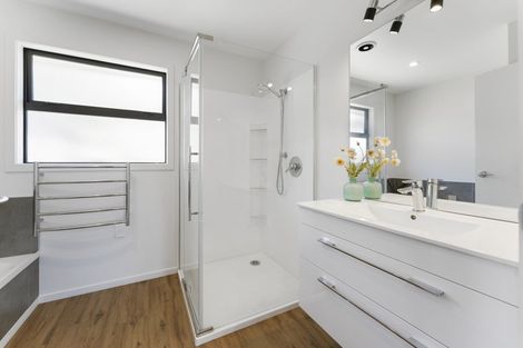 Photo of property in 20 Silver Street, Lower Shotover, Queenstown, 9304