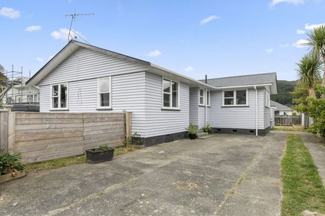 Photo of property in 24 Hamstead Street, Wainuiomata, Lower Hutt, 5014